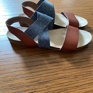 Universal Thread Sandals Size 6.5